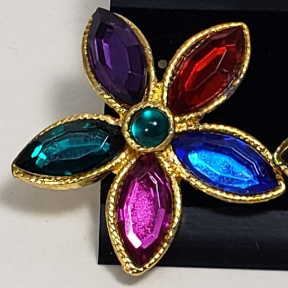 Women's Stunning Gold tone Flower Design Colorful Crystal Stud Earrings - Picture 4 of 8